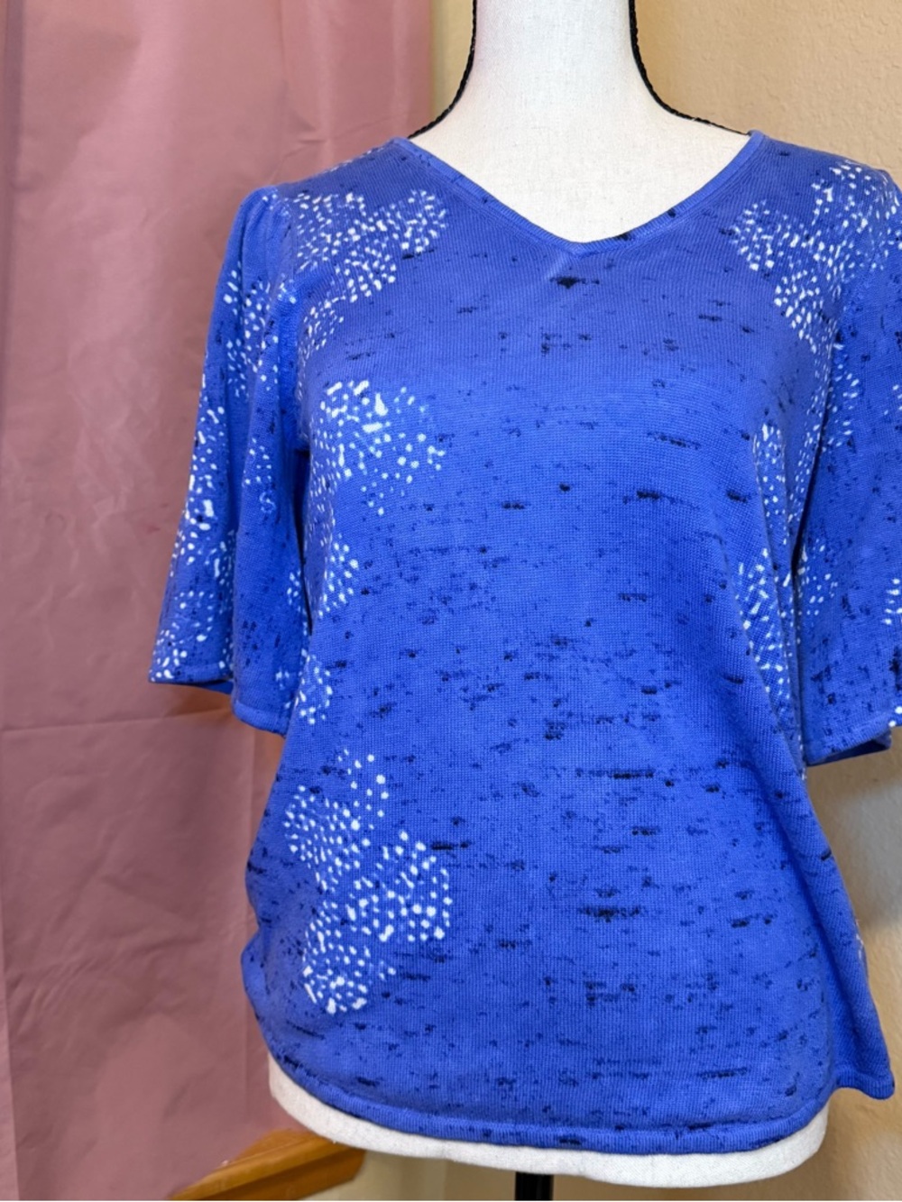 NIC+ZOE Cobalt Blue Short-Sleeve V-Neck Top with White Floral Accents